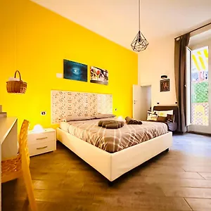 Cosmoneapolitan Bed and breakfast
