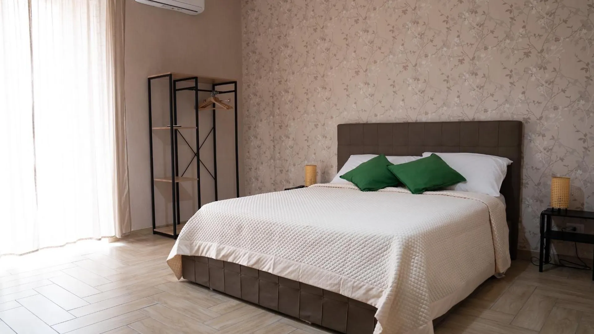 B&B Caracciolo 109 Naples Bed & Breakfast