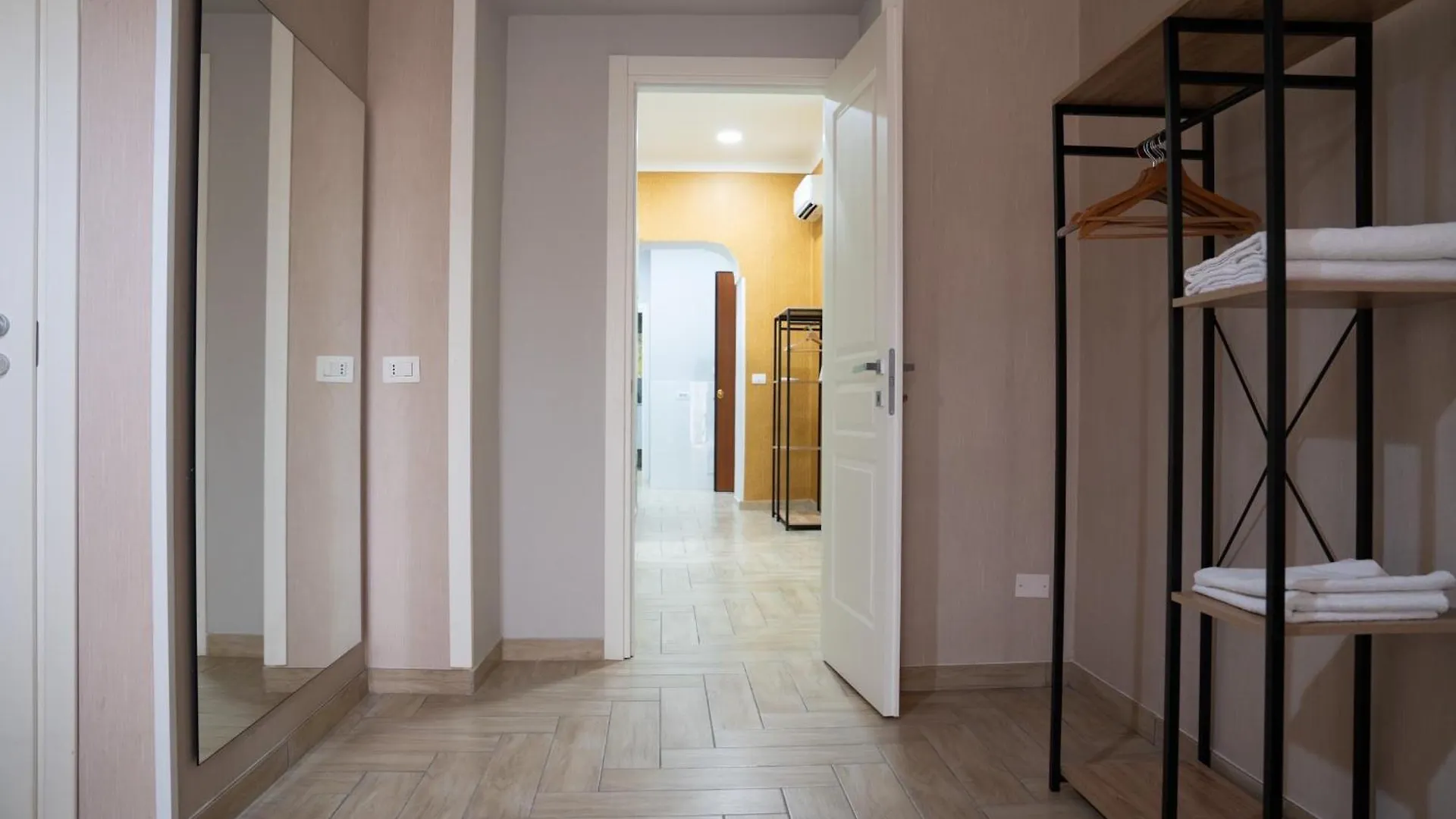 B&B Caracciolo 109 Naples Bed & Breakfast