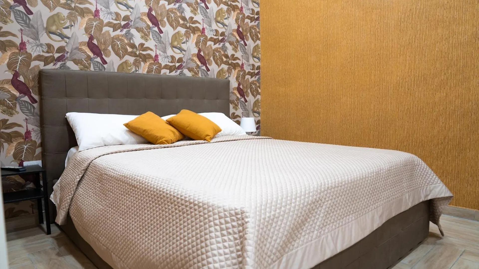 B&B Caracciolo 109 Naples Italy