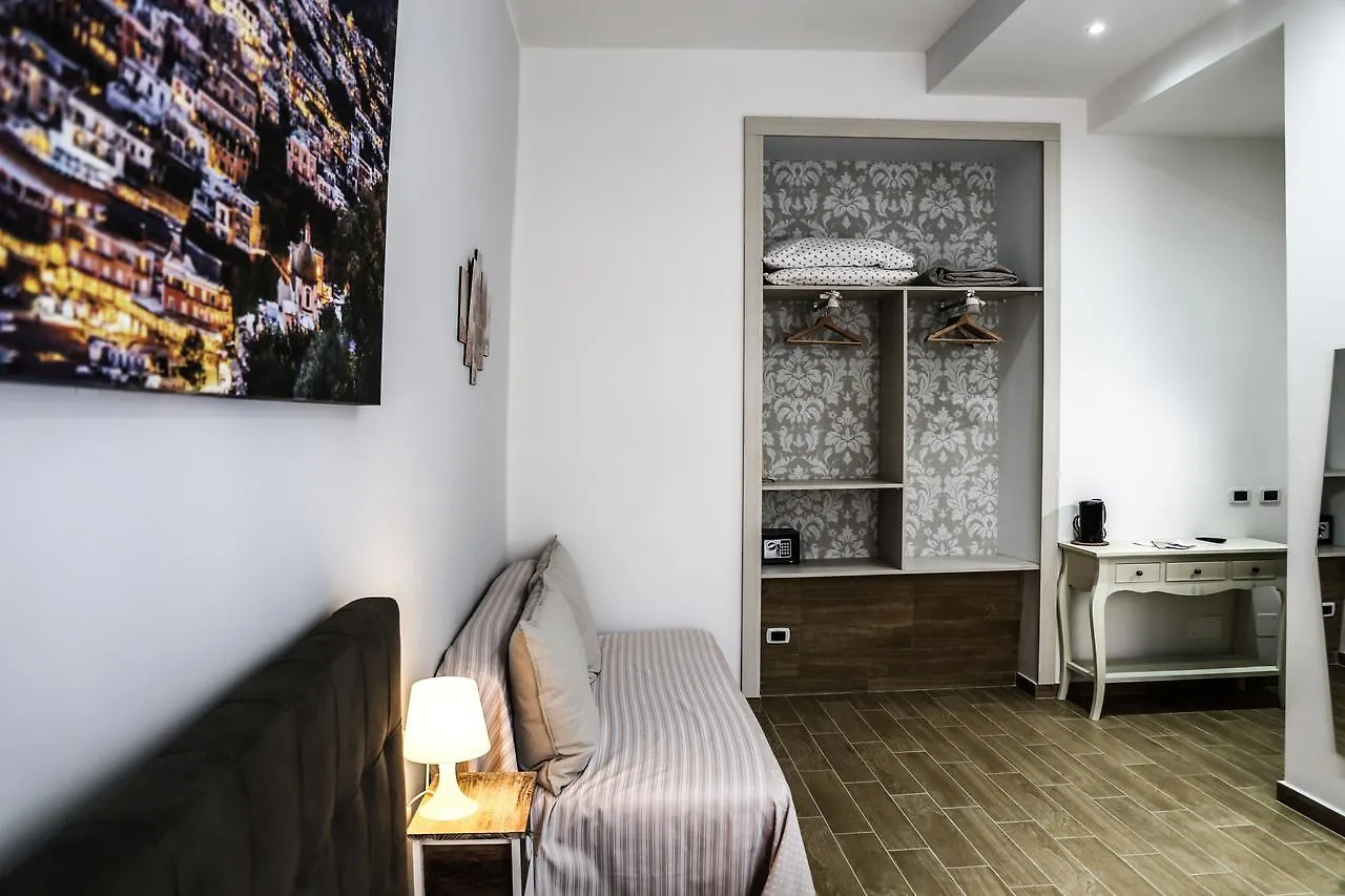 B&B Caracciolo 109 Naples Italy
